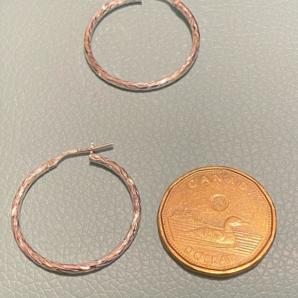 Fine Italian Diamond Cut Hoop Earrings In Sterling Silver,1 inch RETAIL @US$280 - Picture 2 of 9